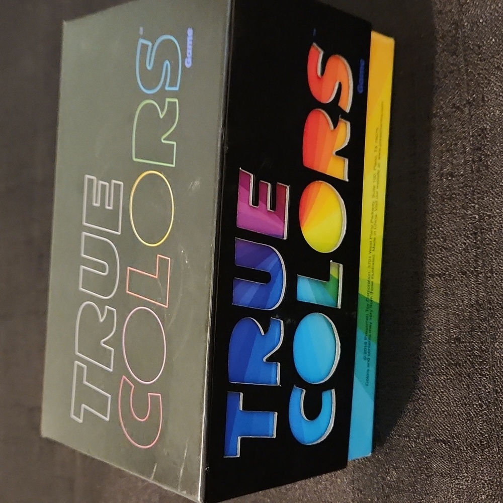 PRE-OWNED TRUE COLORS CARD PARTY GAME. AGES 17+